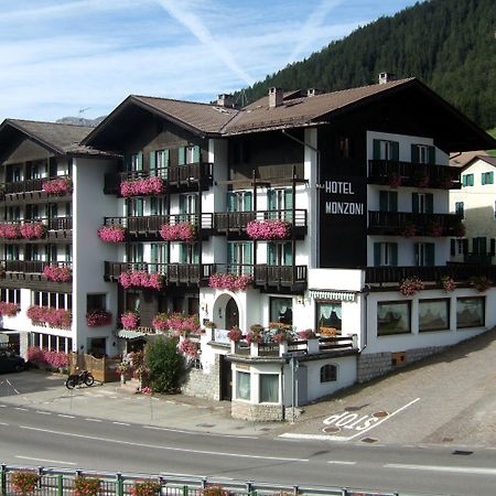 Gh Hotel Monzoni Pozza di Fassa Bagian luar foto