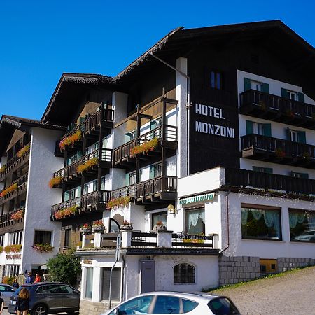 Gh Hotel Monzoni Pozza di Fassa Bagian luar foto