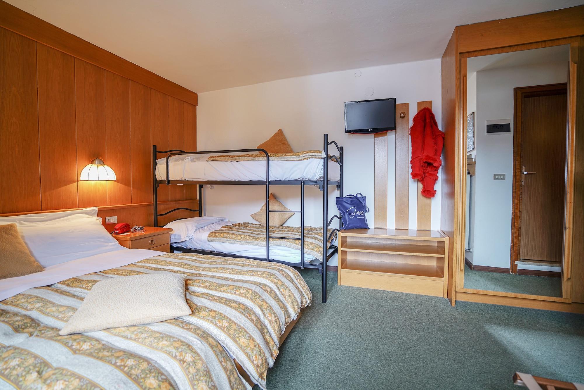 Gh Hotel Monzoni Pozza di Fassa Bagian luar foto