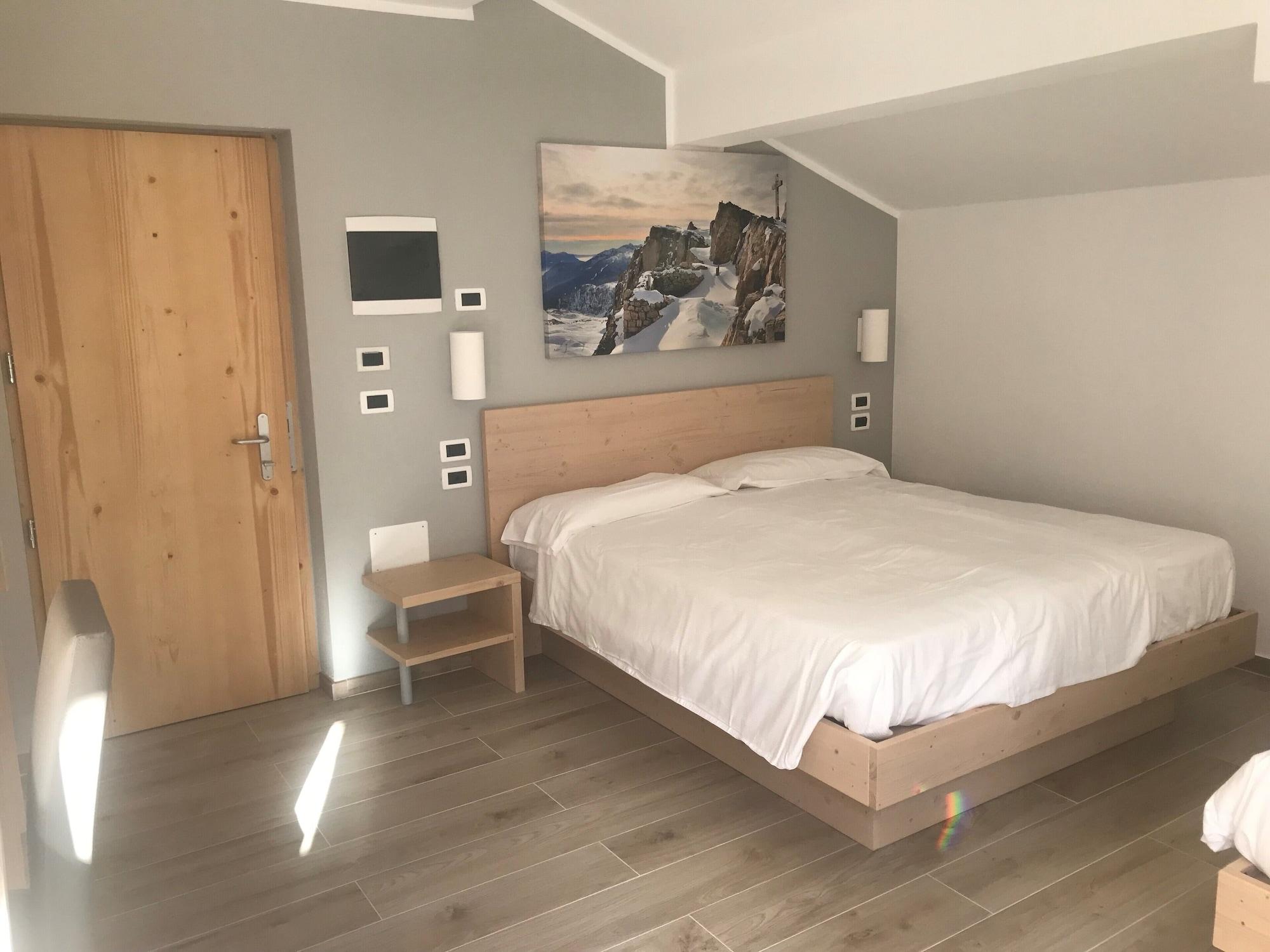 Gh Hotel Monzoni Pozza di Fassa Bagian luar foto