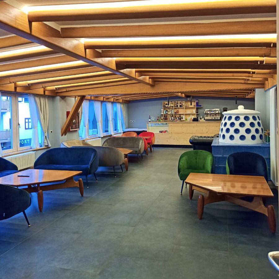 Gh Hotel Monzoni Pozza di Fassa Bagian luar foto