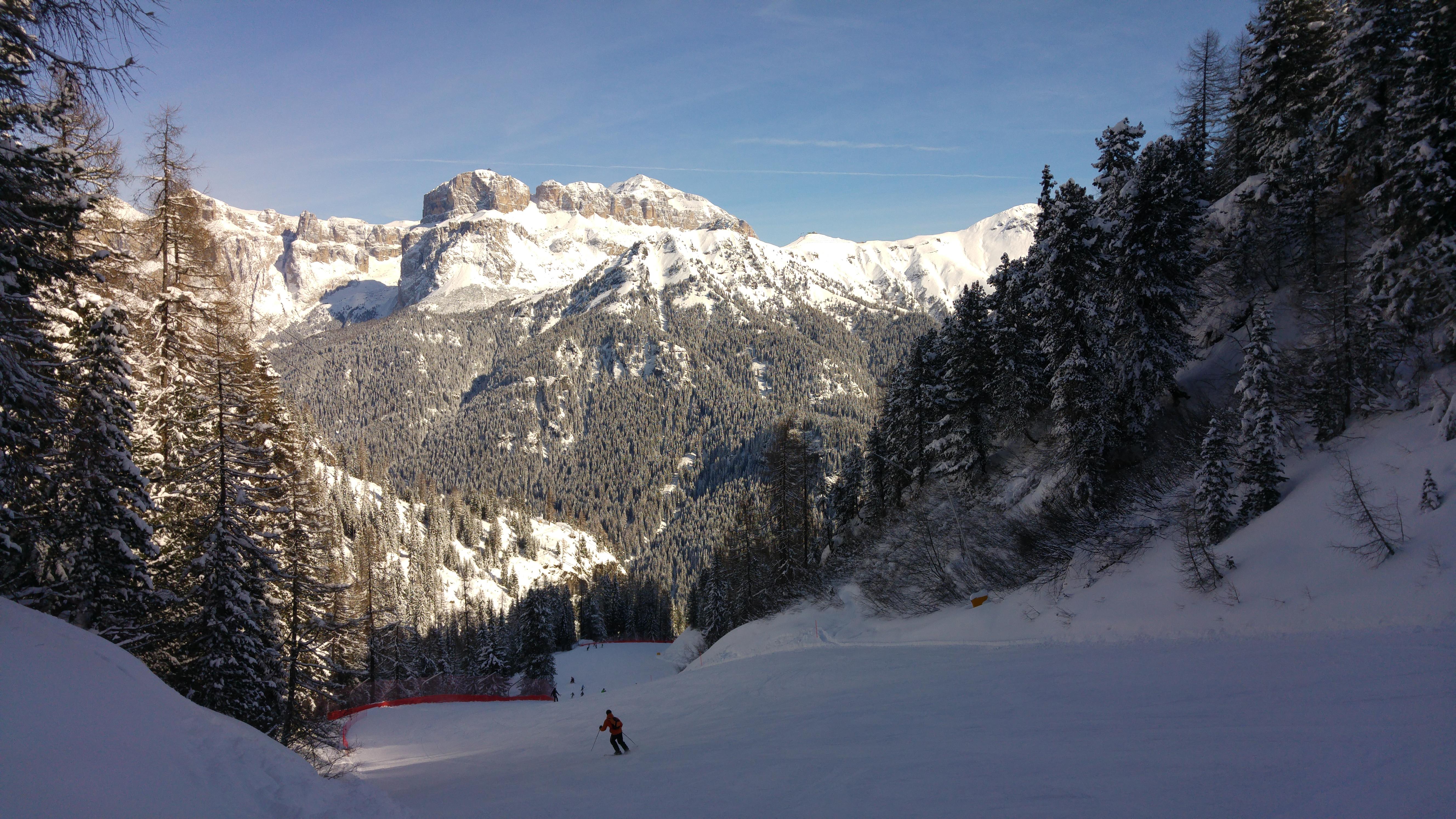 Gh Hotel Monzoni Pozza di Fassa Bagian luar foto
