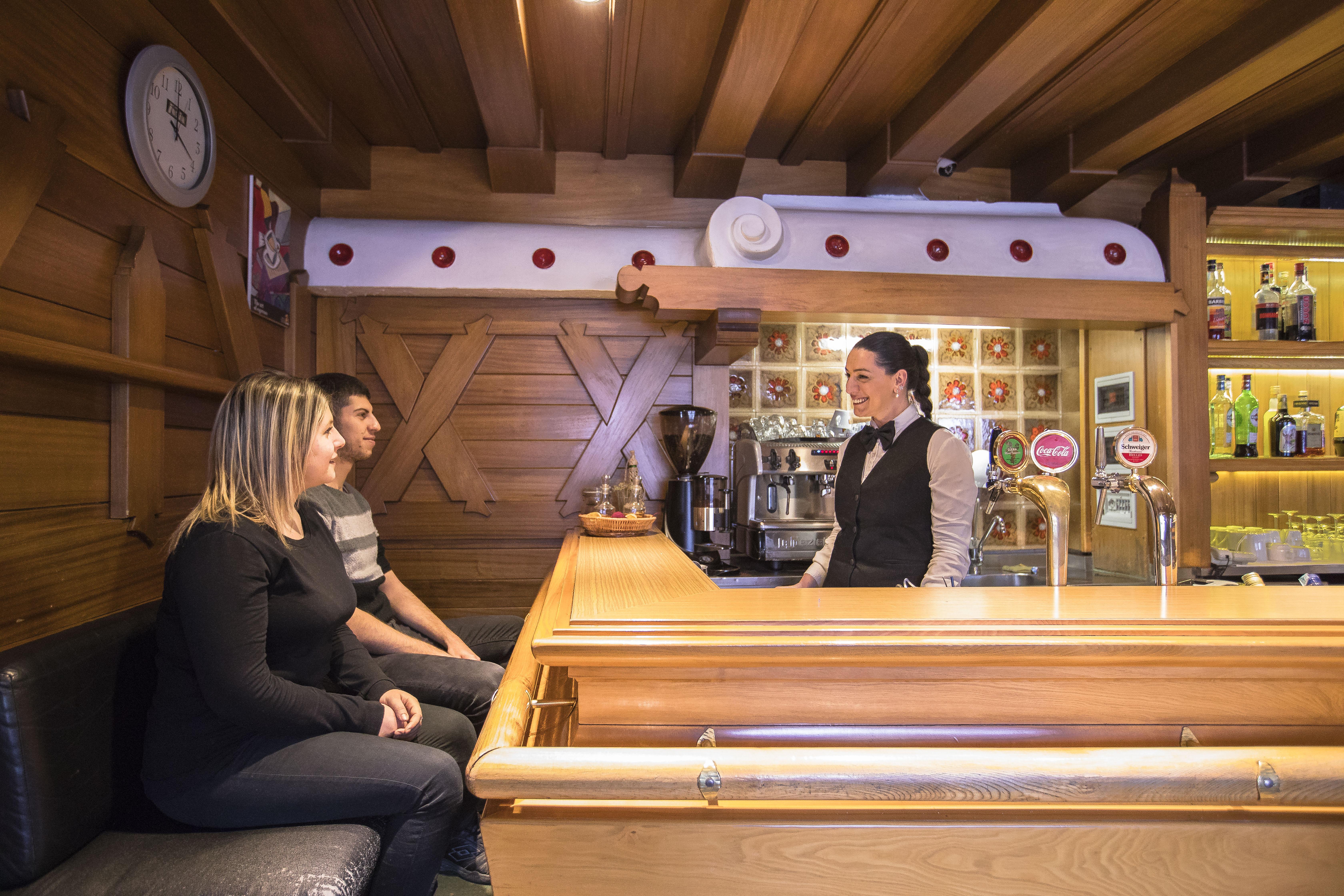 Gh Hotel Monzoni Pozza di Fassa Bagian luar foto