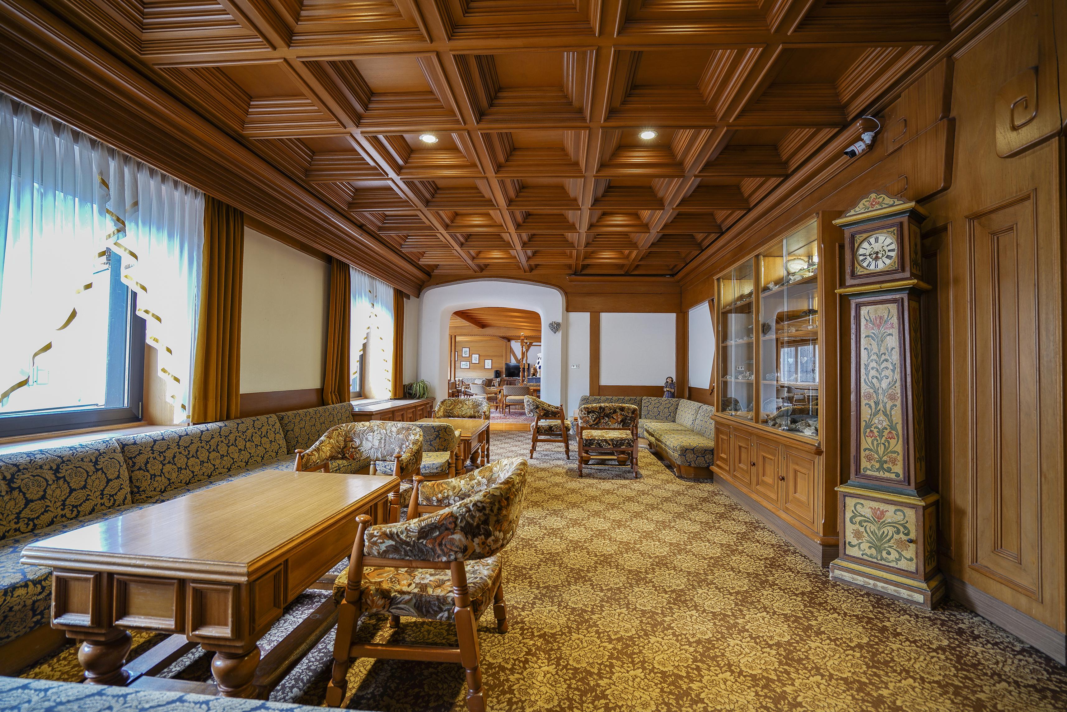 Gh Hotel Monzoni Pozza di Fassa Bagian luar foto