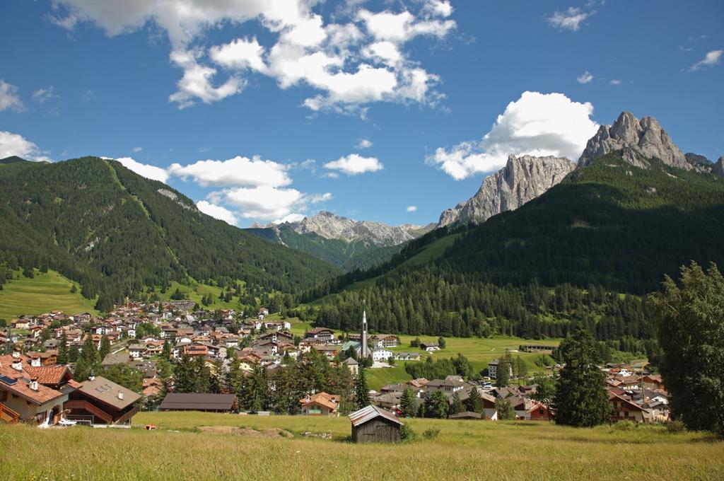 Gh Hotel Monzoni Pozza di Fassa Bagian luar foto